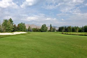 Valley Club (South) 8th Approach